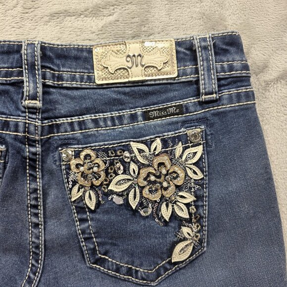 Miss Me Capri Jeans Womens 30 Blue Embroidered Floral Sequin Pockets M3315P - Picture 4 of 11